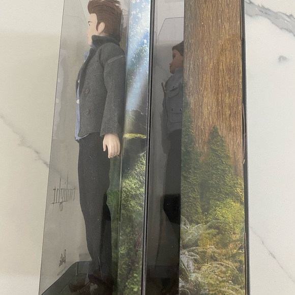 Barbie Collector Bella & Edward Dolls Twilight - Picture 4 of 6